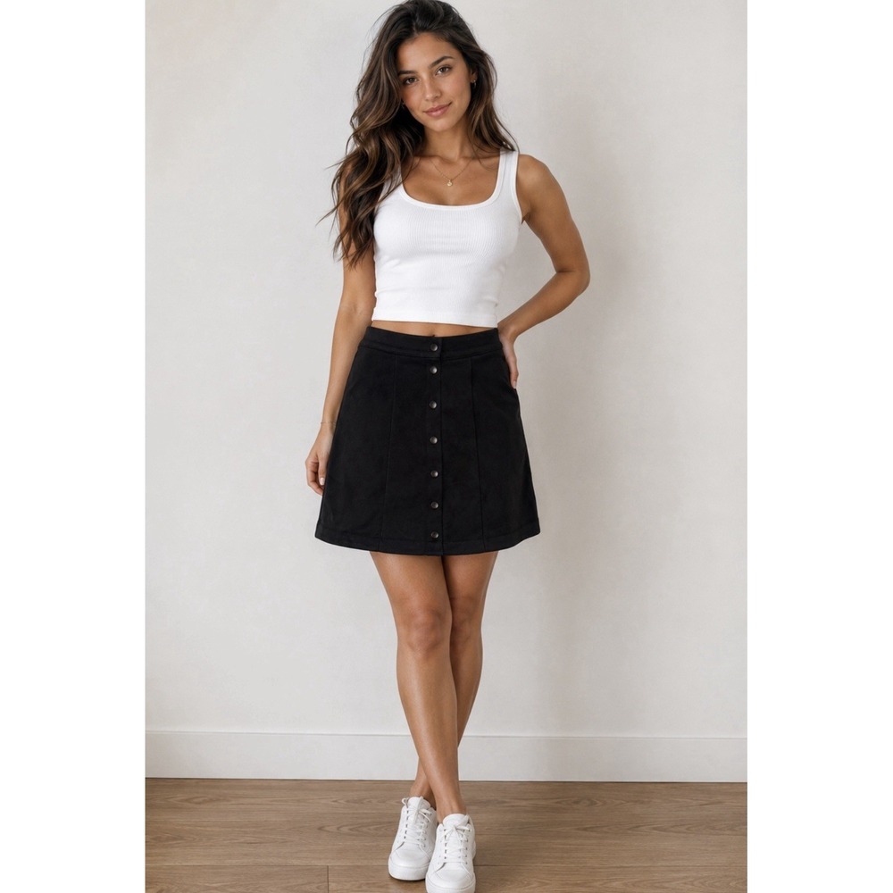 Tahari Black Soft Faux Leather Black Button/Snap Front  A Line Mini Skirt Size 8